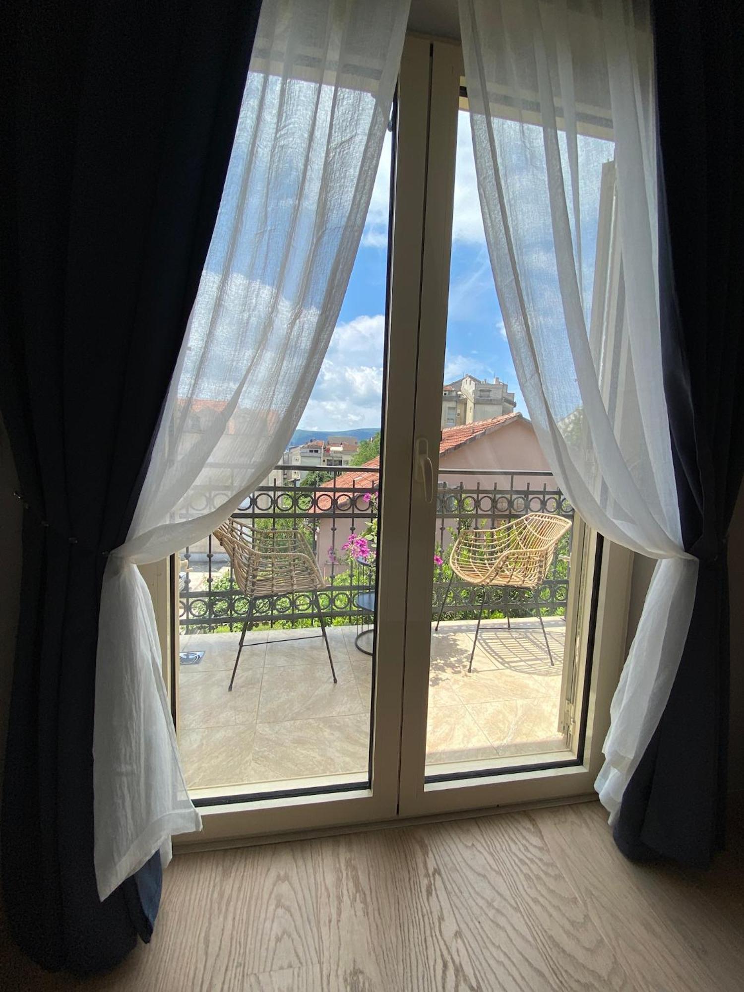 Apartman Tara ติวัต ภายนอก รูปภาพ